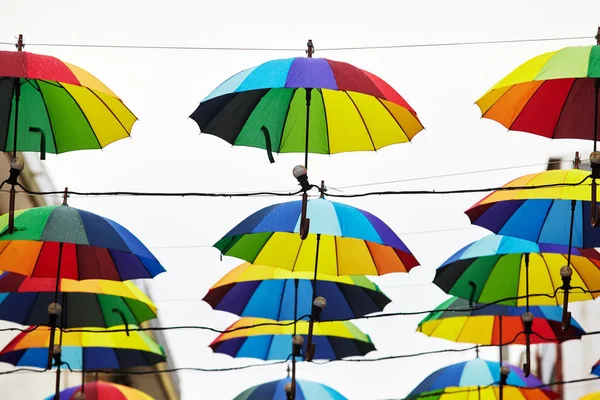 Meerdere veelkleurige paraplu decoratie. — Stockfoto