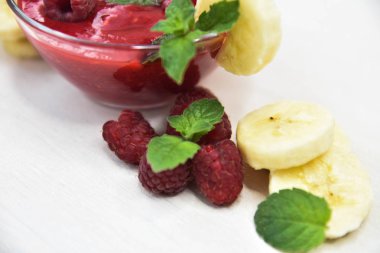 Ahududu smoothies, sanat yumuşak odak