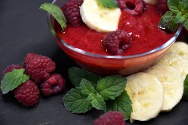 Ahududu smoothies, sanat yumuşak odak