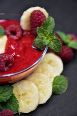 Ahududu smoothies, sanat yumuşak odak