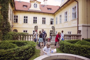 Prague, Çek Cumhuriyeti, 26 Mayıs 2018: Prag'ın tarihi merkezi - Mala Strana mahkemeler kültürel olay 