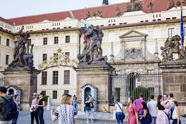 Prag Tjeckien Maj 2018 Våren Promenad Pragborgen — Stockfoto