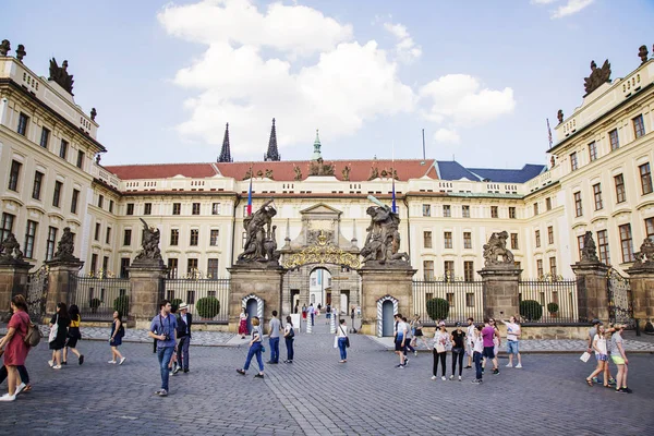 Prag Tjeckien Maj 2018 Våren Promenad Pragborgen — Stockfoto