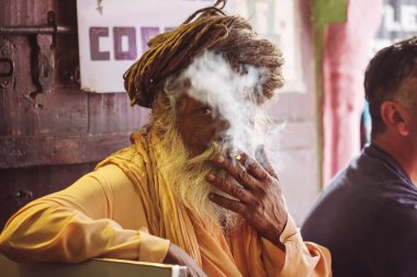 Pushkar şehir, İstanbul, Türkiye, 14 Şubat 2018: portre Sadhu baba yasaktır