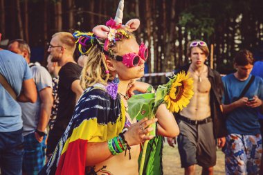Kostrzyn nad Oder, Polonya, 4 Ağustos 2018, Woodstock Polonya Rock Festivali araç