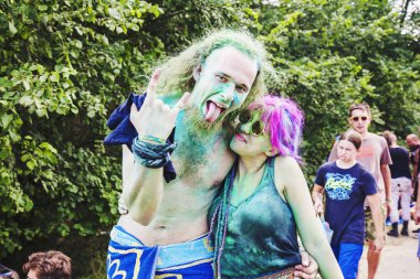 Kostrzyn nad Oder, Polonya, 4 Ağustos 2018, Woodstock Polonya Rock Festivali ziyaret edenler