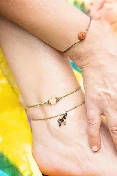 Tiny Jewelry Female Hand Ankle — Stock Photo, Image