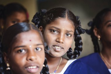 Arunachala, Tiruvannamalai, Tamil Nadu Hindistan, 30 Ocak 2018: Devlet Okulu öğrenci kızlar