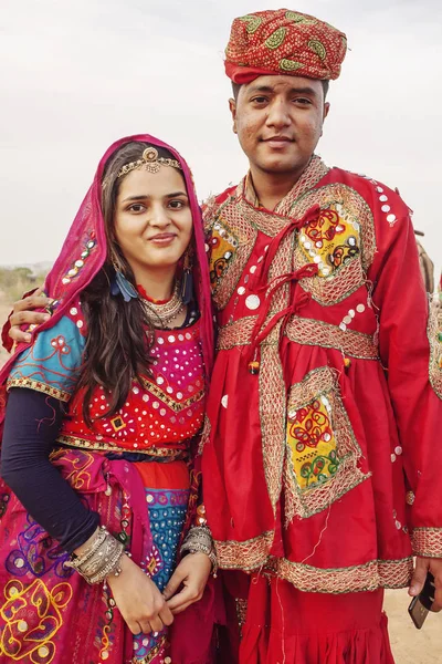 Пустелі Пушкар Раджастан Індія Лютий 2018 Traditinally Одягнені Молода Індійська — стокове фото