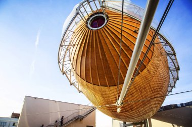 Prague, Çek Cumhuriyeti, 25 Şubat 2019: zeplin Gulliver çatı Prag Galerisi Dox