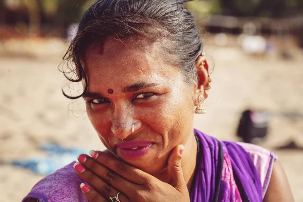 Gokarna India Januari 2018 Indiase Vrouw Sieraden Verkoper Portret Bij — Stockfoto