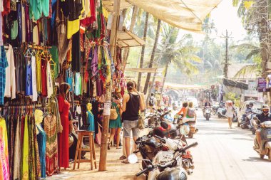 Arambol, Hindistan'da Goa, 1 Şubat 2019: Arambol'daki Meşgul Sokağı