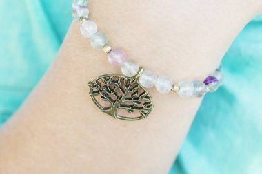 Kadın bilek ağaç kolye ile Mineral florit boncuk bilezik