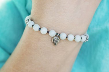 Kadın bilek yaprak kolye ile Mineral amazonite boncuk bilezik