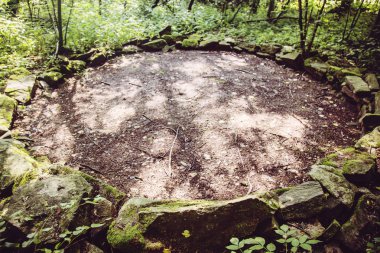 Trisov'daki Kelt oppidum modern kutsal alanı, Cesky Krumlov kasabası, Çek Cumhuriyeti