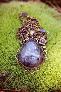 Labradorit damla şekli pirinç zincir dekoratif kolye 