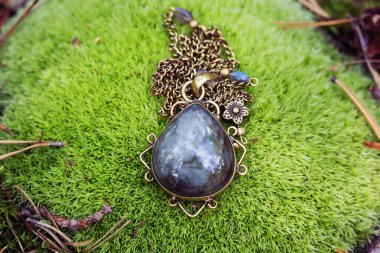 Labradorit damla şekli pirinç zincir dekoratif kolye 