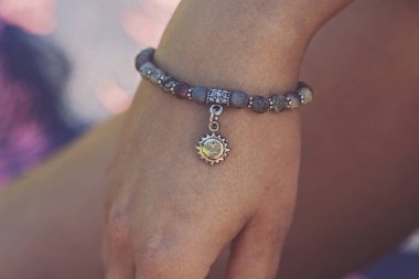 Kadın el giyen mineral taş boncuk yoga bilezik 