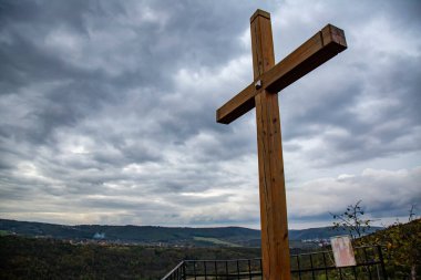 Saint John uçurumun altında, Çek Cumhuriyeti 'nde küçük bir vadi kasabası.