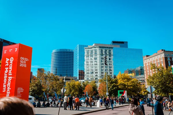 Grand Rapids, Mi / ABD - 10 Ekim 2015: şehir merkezindeki Grand Rapids Artprize sırasında