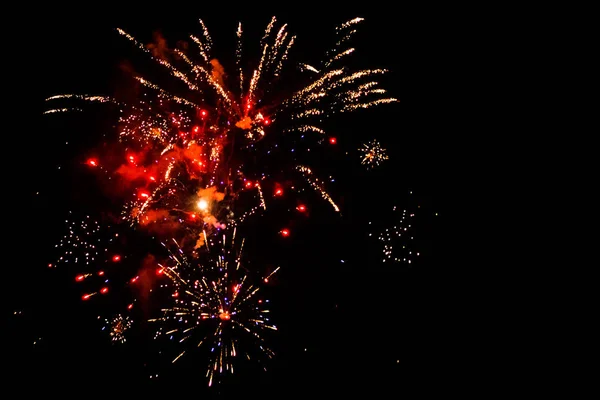 Fuegos Artificiales Rojos Amarillos Cielo Nocturno —  Fotos de Stock