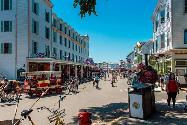 Entering Downtown Mackinac Island Busy Summer Day — Stock Photo, Image