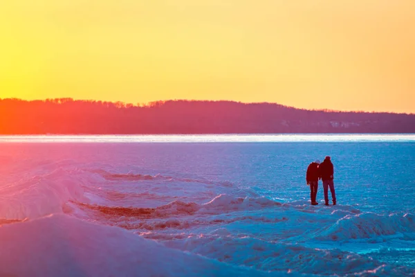 Spaziergänger Lake Michigan Bei Sonnenuntergang Winter Petoskey Michigan — Stockfoto