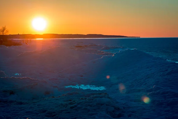 Sonnenuntergang Über Einem Gefrorenen Strand Petoskey Michigan — Stockfoto