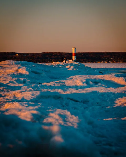 Das Leuchtturm Das Über Einem Zugefrorenen Lake Michigan Petoskey Michigan — Stockfoto