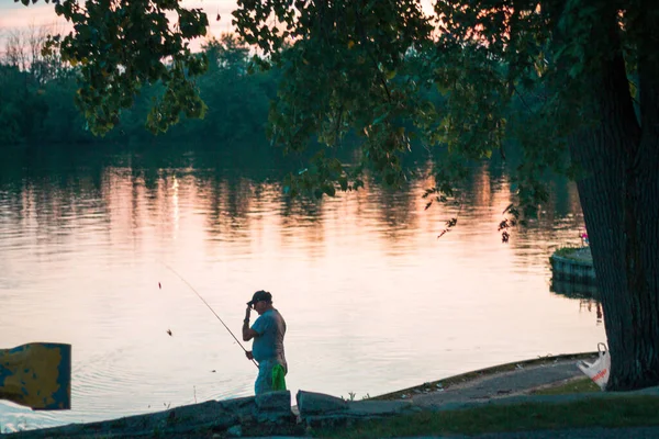 Rybář Grand River Při Západu Slunce Grand Rapids Michigan — Stock fotografie