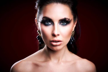 Güzel. Stüdyo portresini kapat.