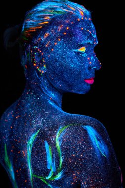 neon boya yaratıcı parlak UV portresi