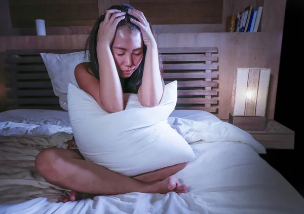 Jovem Bonita Triste Preocupado Asiático Coreano Mulher Acordada Noite Sem — Fotografia de Stock