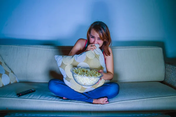 Young Beautiful Scared Woman Watching Horror Suspense Movie Eating Popcorn — Stock Photo, Image