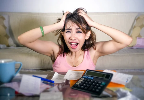 Young Attractive Stressed Worried Hispanic Woman Pulling Her Hair Suffering — Stock Photo, Image