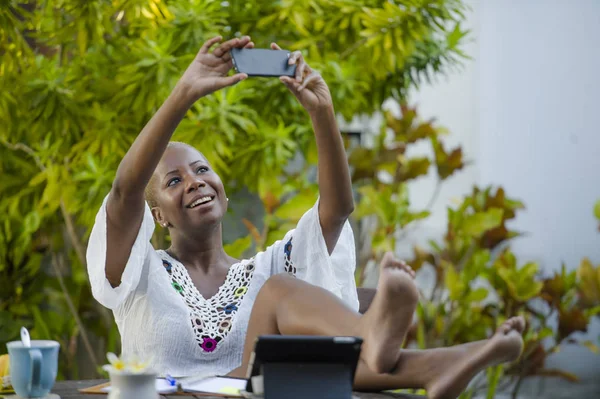 Young Happy Attractive Black Afro American Woman Working Digital Tablet — Stock Photo, Image