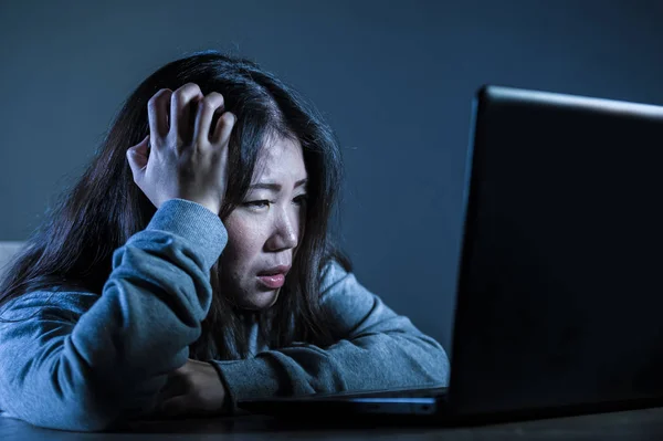 Jonge Vrij Bezorgd Aziatische Koreaanse Student Vrouw Zoek Depressief Wanhopig — Stockfoto