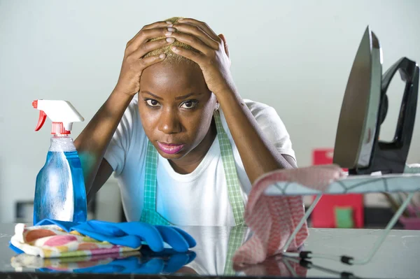 Jovem Bonita Triste Desesperada Negra Afro Americana Sentindo Estressado Trabalhando — Fotografia de Stock