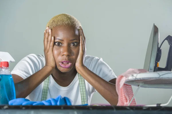 Jovem Bonita Triste Desesperada Negra Afro Americana Mulher Estressada Trabalhando — Fotografia de Stock