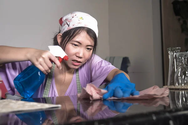 Młode Ładne Przepracowany Podkreślił Azjatycka Koreańskie Usługi Pokojówka Kobieta Działa — Zdjęcie stockowe