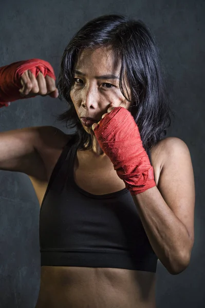 Retrato Luchador Deportivo Forma Mujer China Asiática Usando Envolturas Muñeca — Foto de Stock