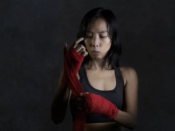 Retrato Luchador Deportivo Forma Mujer China Asiática Usando Envolturas Muñeca — Foto de Stock