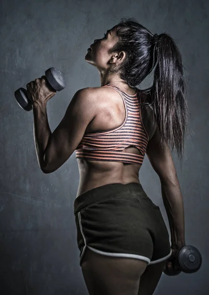 Grunge Sport Διαφήμιση Στυλ Πορτρέτο Του Νεαρή Αθλητική Γυναίκα Ισχυρή — Φωτογραφία Αρχείου
