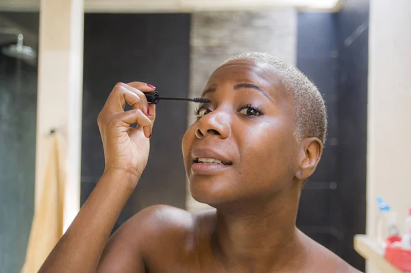 Estilo Vida Retrato Natural Joven Atractivo Feliz Negro Afro Mujer — Foto de Stock