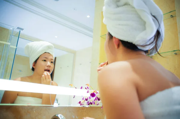 Estilo Vida Retrato Fresco Joven Mujer Coreana Asiática Feliz Hermosa — Foto de Stock