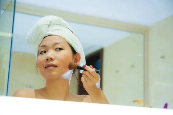 Estilo Vida Retrato Fresco Jovem Feliz Bonita Mulher Asiática Coreana — Fotografia de Stock