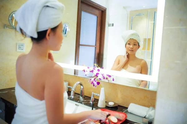 Estilo Vida Retrato Fresco Jovem Feliz Bonita Mulher Asiática Coreana — Fotografia de Stock