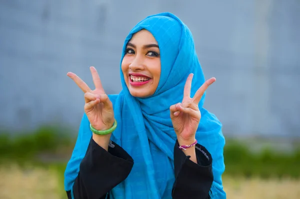 Estilo Vida Aislado Fondo Retrato Joven Hermosa Feliz Mujer Asiática — Foto de Stock