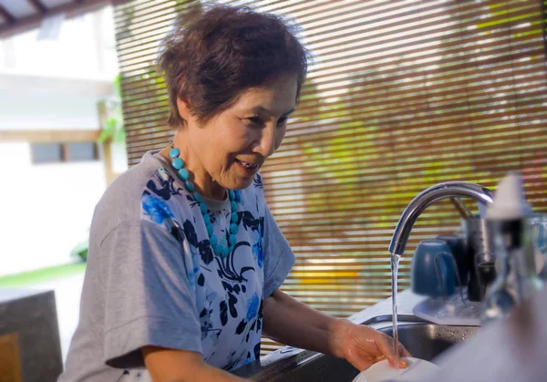 Livsstil Porträtt Senior Glada Och Söta Asiatiska Japanska Pensionär Kvinna — Stockfoto