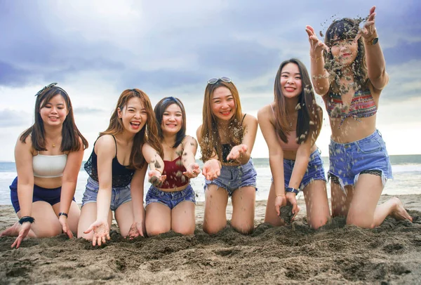 Retrato Grupo Feliz Alegre Mulheres Asiáticas Coreanas Chinesas Jovens Meninas — Fotografia de Stock